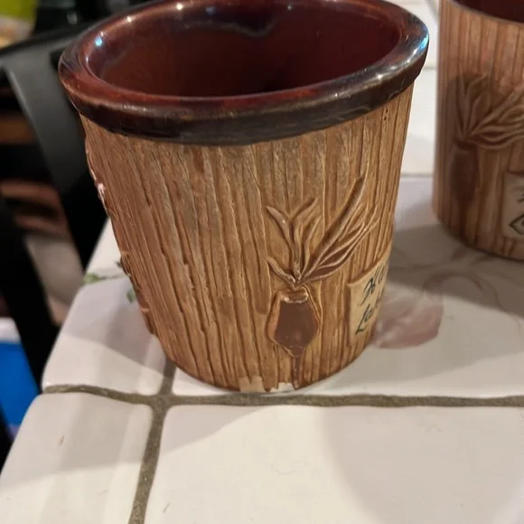 Tiki ceramic mugs vintage set of 4. Some small chips